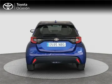 Car image 3