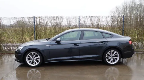 Car image 5