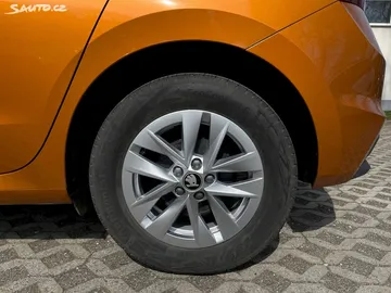 Car image 27