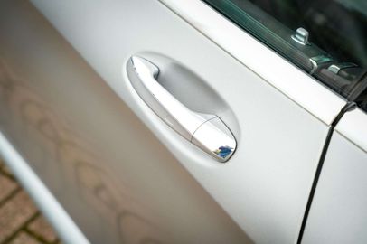 Car image 37