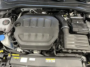 Car image 37