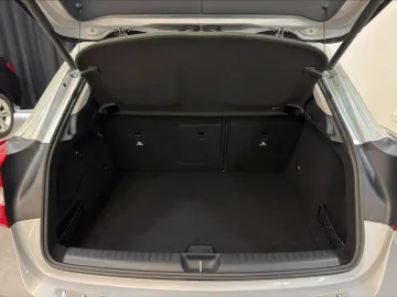 Car image 36