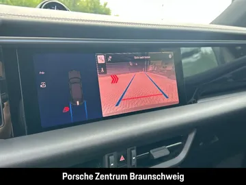 Car image 32