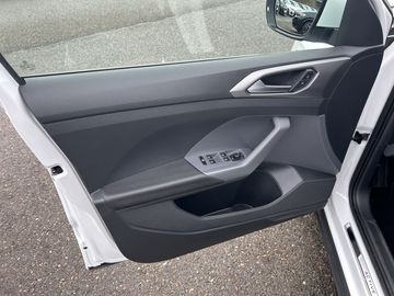 Car image 33