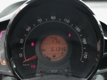 Car image 23