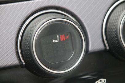 Car image 37