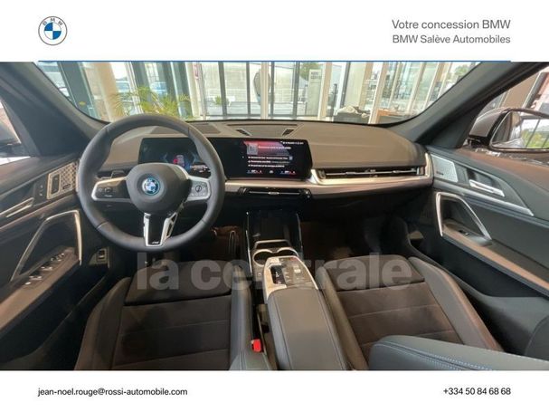 BMW iX1 xDrive30 M Sport 230 kW image number 5