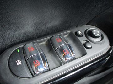 Car image 33