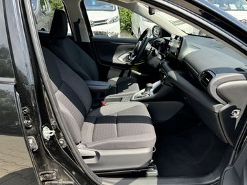 Car image 12