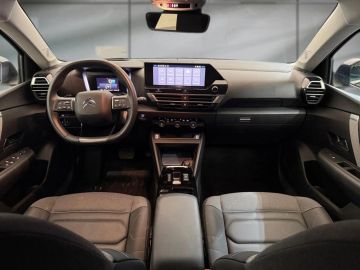 Car image 43