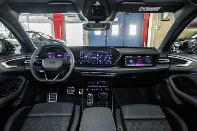 Car image 30