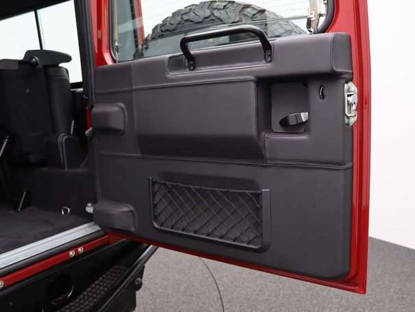 Land Rover Defender 291 kW image number 35