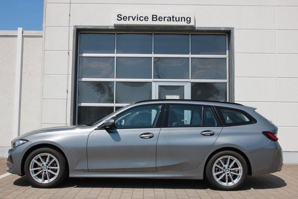 BMW 318i Touring 115 kW image number 4