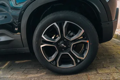 Car image 34