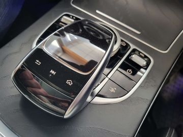 Car image 33