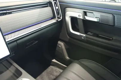 Car image 30