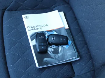 Car image 34