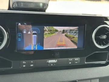 Car image 28