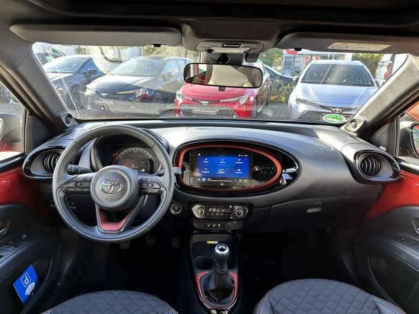 Toyota Aygo X 53 kW image number 8