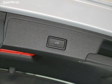 Car image 37