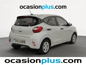 Car image 3