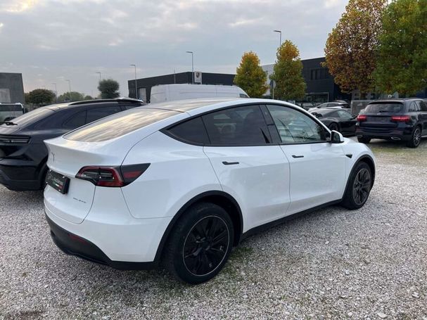 Tesla Model Y Long Range AWD 153 kW image number 3