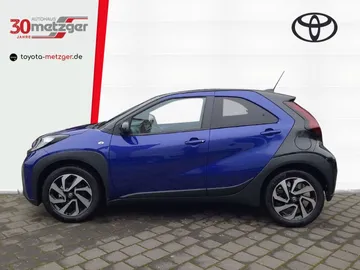 Car image 5