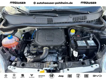 Car image 17