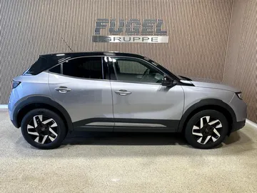 Car image 25