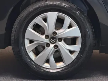 Car image 35