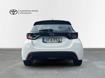 Car image 2