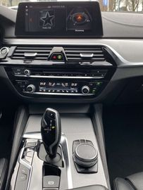 Car image 36