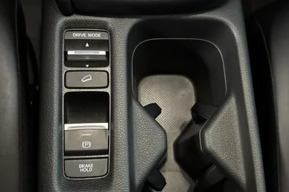 Car image 34
