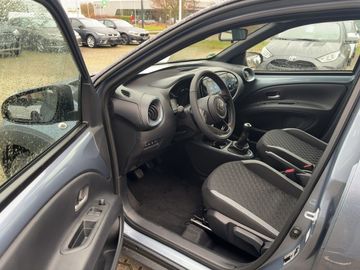 Car image 11