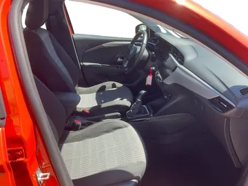 Car image 17