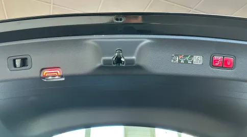 Car image 29
