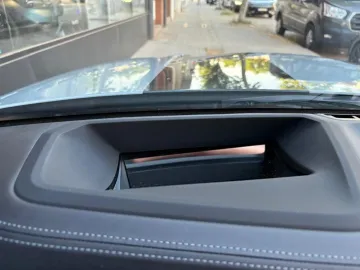 Car image 38