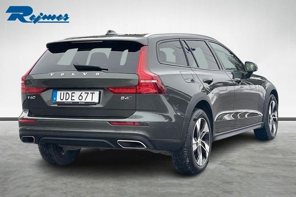 Volvo V60 Cross Country B4 AWD 146 kW image number 4