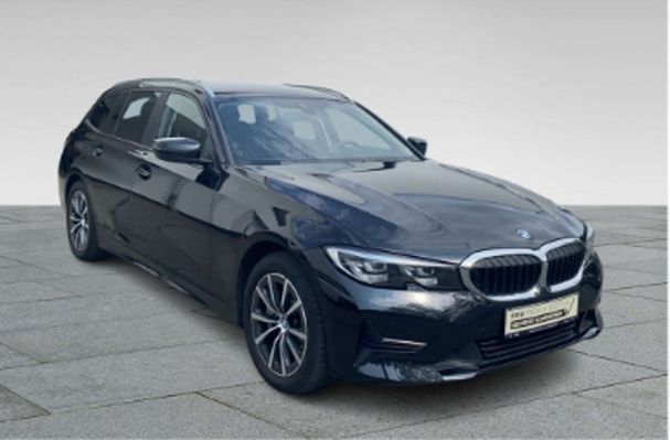 BMW 330 e Touring xDrive 215 kW image number 2