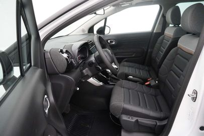 Car image 11