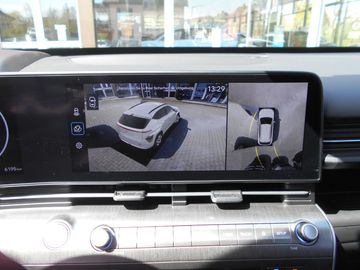 Car image 13