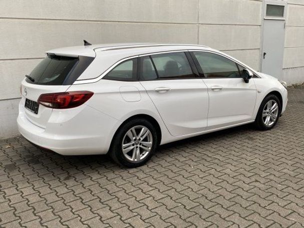 Opel Astra 1.6 D Dynamic 81 kW image number 2