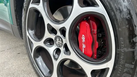 Car image 26