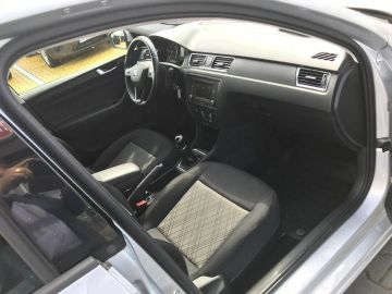 Car image 24