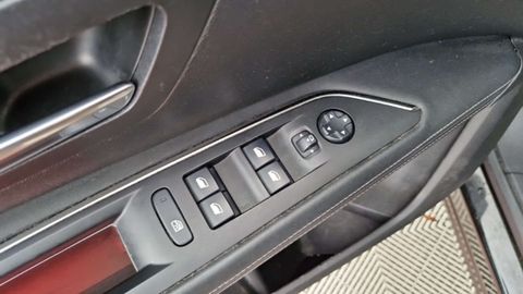 Car image 37