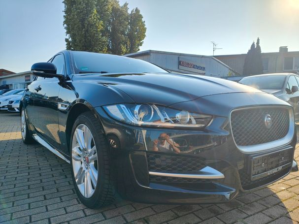 Jaguar XE AWD 132 kW image number 2