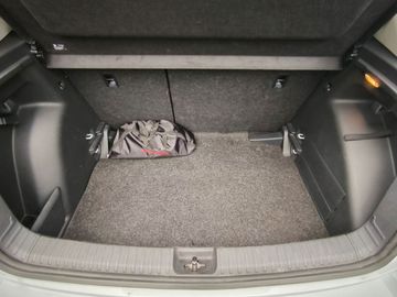 Car image 38