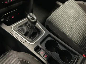 Car image 44