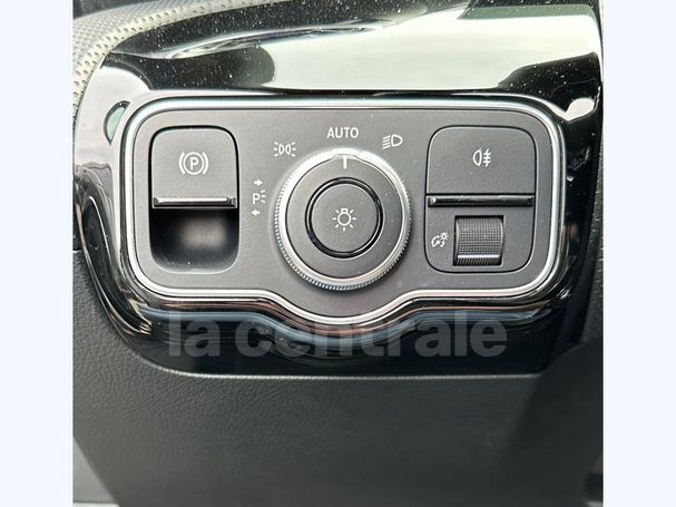 Mercedes-Benz A 200 7G-DCT Line 120 kW image number 9