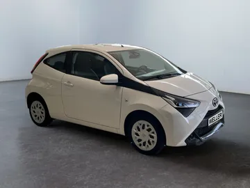 Car image 2